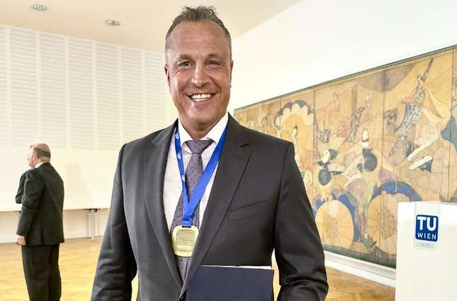 Prof. Dr. med. Dietmar Jürgen Daichendt erhält Ehrendoktorwürde